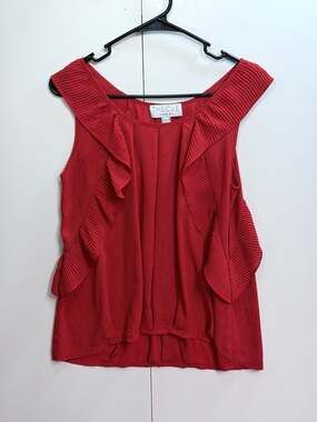 The Cue Cher Qu Red Pleated Ruffle Sleeveless Blouse Size L